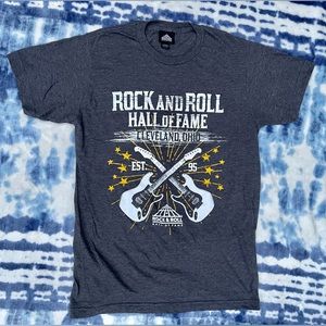 ROCK AND ROLL HALL OF FAME Est. 1995 T-Shirt 🔥 Mens Size Small